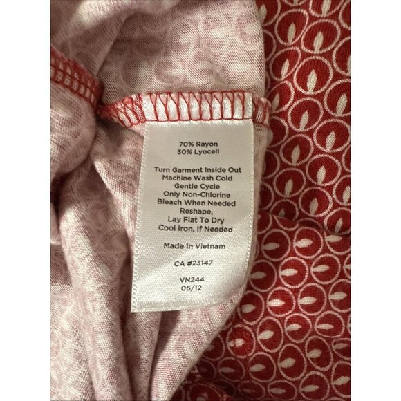 Talbots Medium ￼ Petite Top Red White Cross over Bust 3/4 Sleeve Stretch - Picture 6 of 7